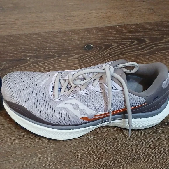 Saucony Triumph 18 Tennis Shoes Womens Size 8.5 - Picture 2 of 9